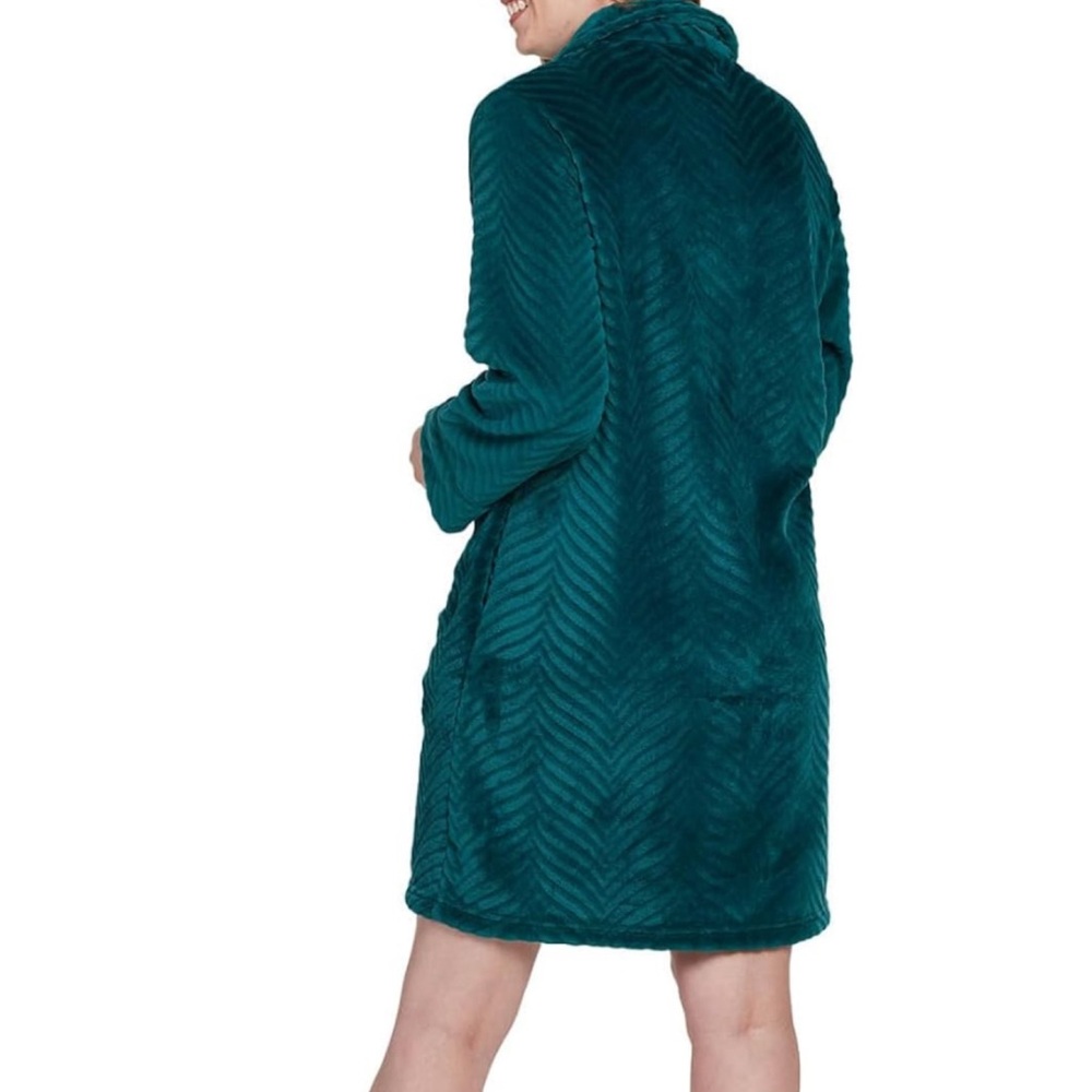 Miss Elaine Fleece Robe - Picture 2 of 5